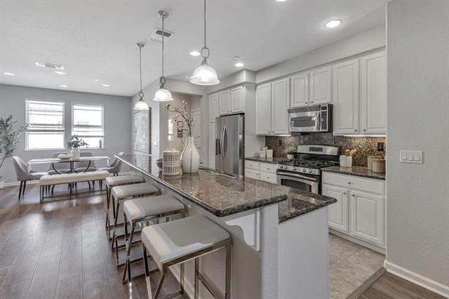 Detail Gallery Image 7 of 31 For 907 Rancho Pl, San Jose,  CA 95126 - 2 Beds | 2/1 Baths