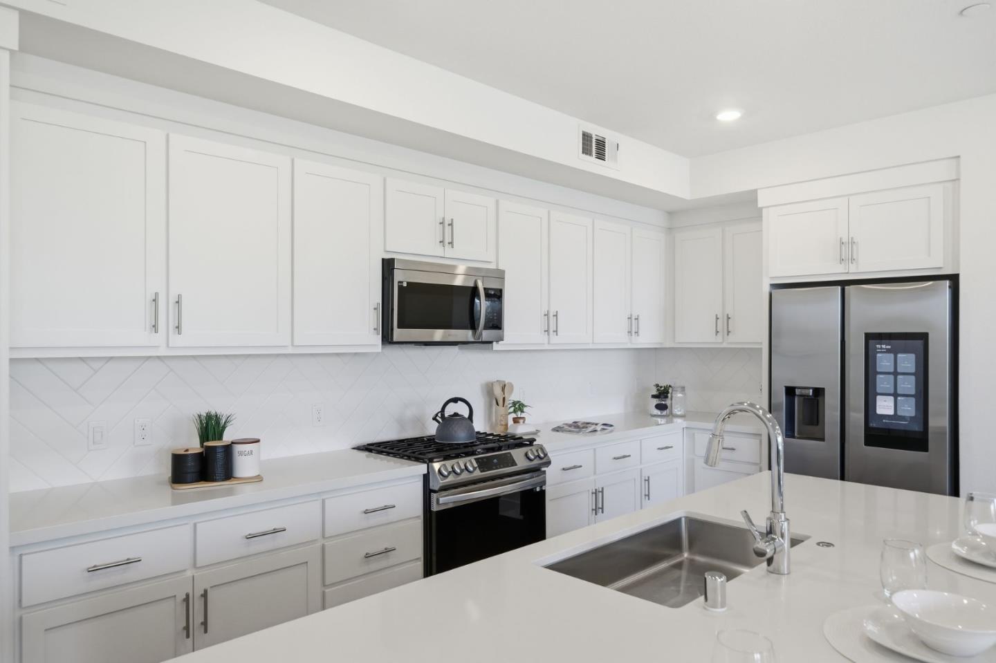 Detail Gallery Image 10 of 39 For 44908 Wisdom Rd #203,  Fremont,  CA 94538 - 2 Beds | 2 Baths