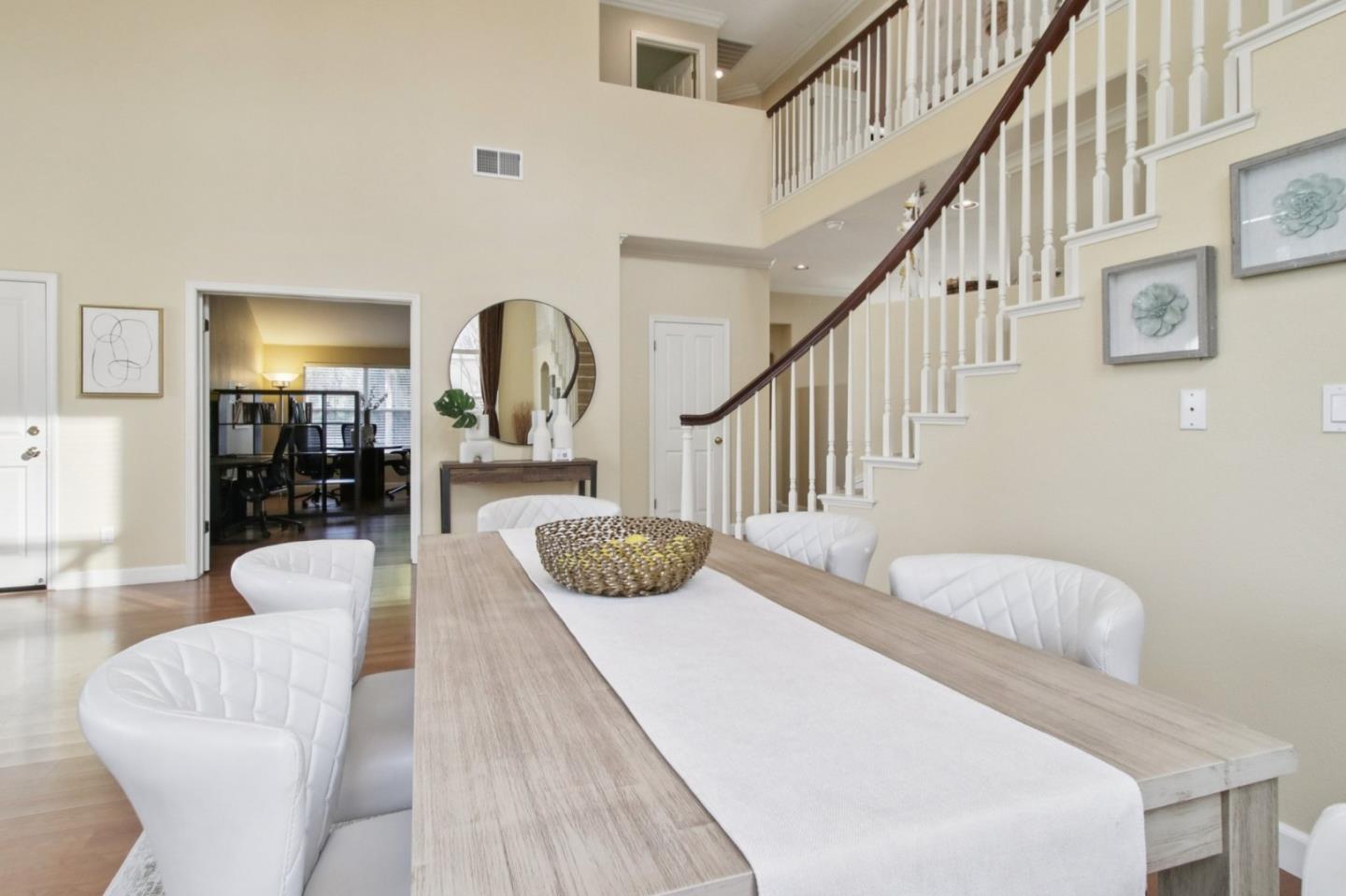 Detail Gallery Image 18 of 113 For 3324 Etoile Ct, San Jose,  CA 95135 - 5 Beds | 3 Baths