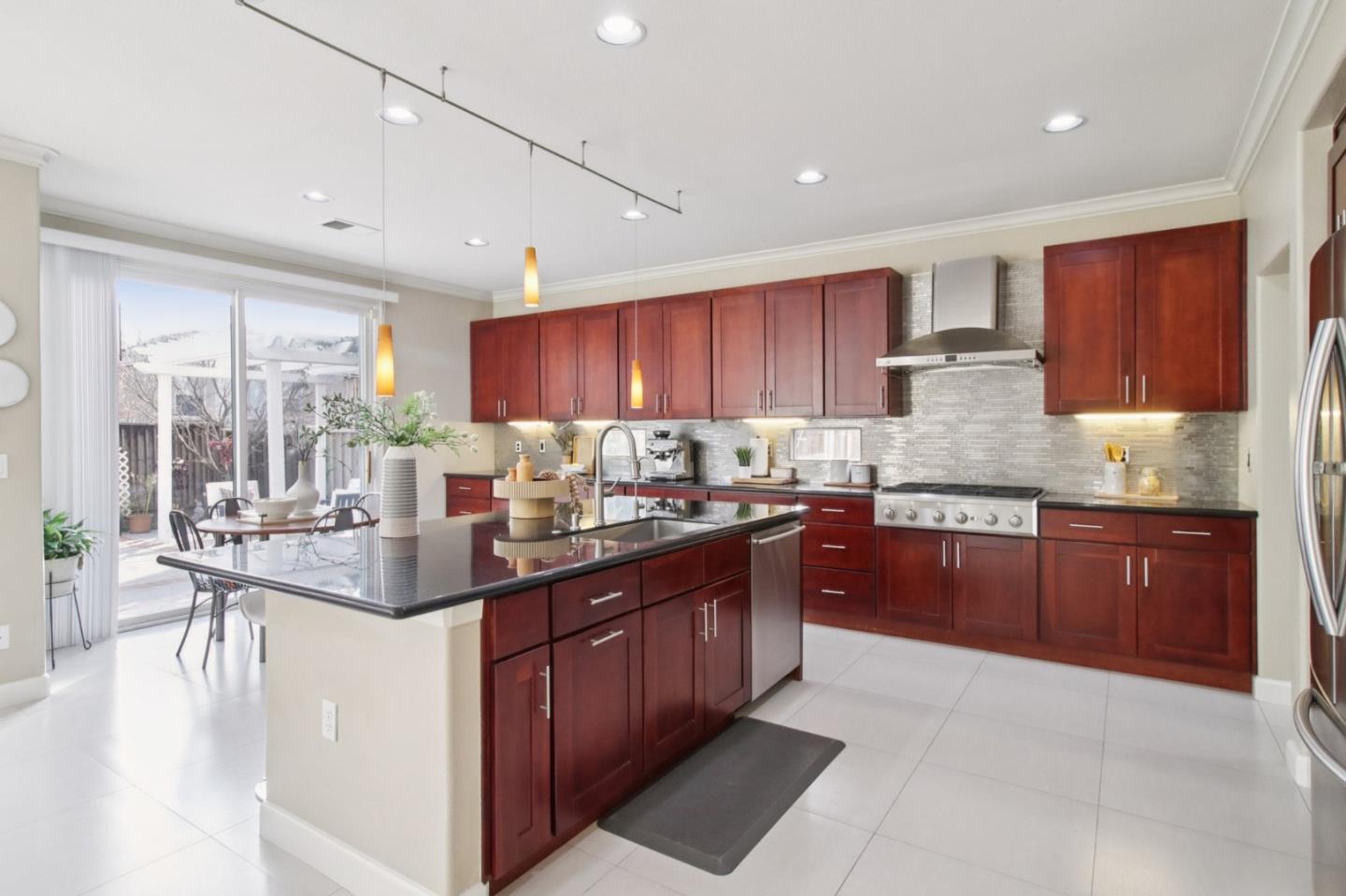 Detail Gallery Image 21 of 113 For 3324 Etoile Ct, San Jose,  CA 95135 - 5 Beds | 3 Baths