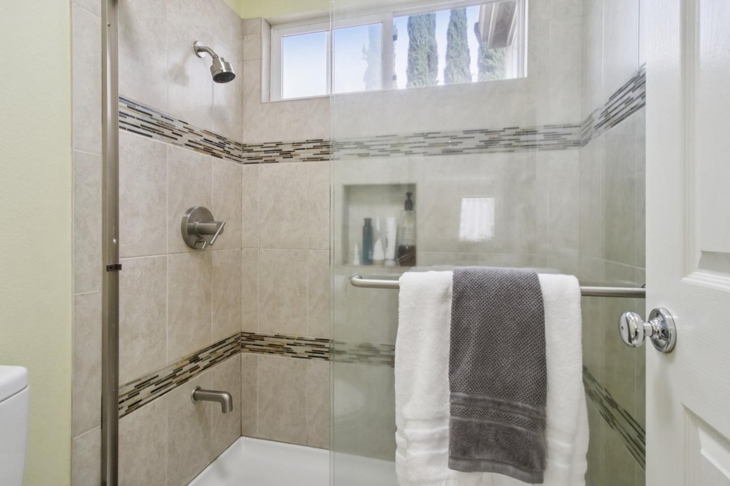 Detail Gallery Image 42 of 113 For 3324 Etoile Ct, San Jose,  CA 95135 - 5 Beds | 3 Baths