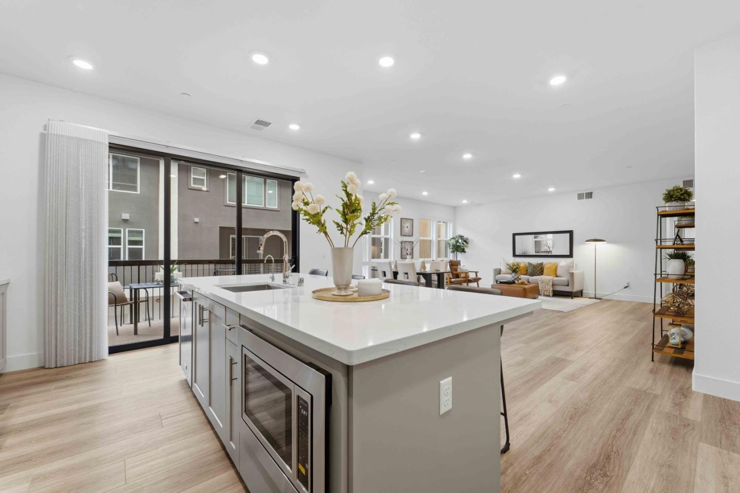 Detail Gallery Image 5 of 38 For 3465 Inspiration Way #201,  Fremont,  CA 94538 - 3 Beds | 2 Baths