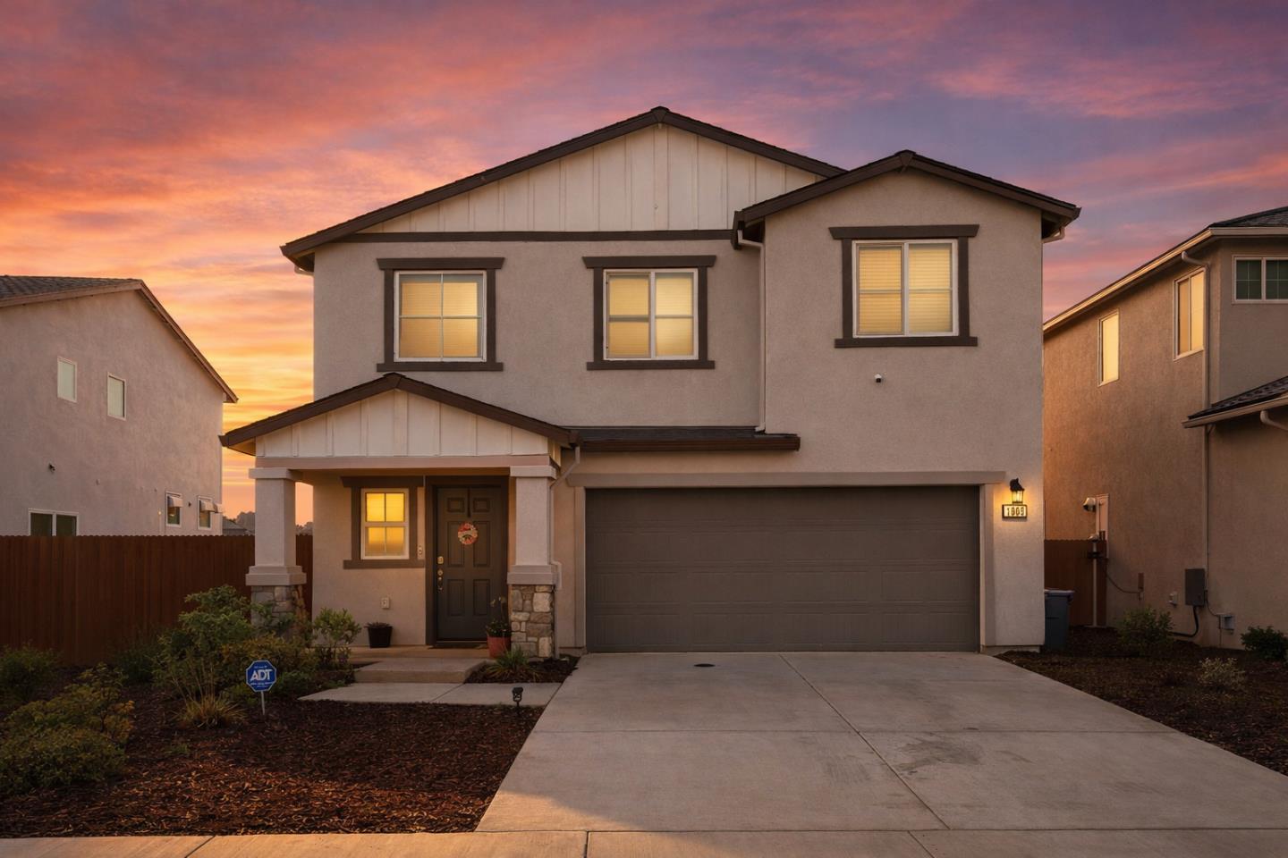 Front Image Thumbnail for ML82033599