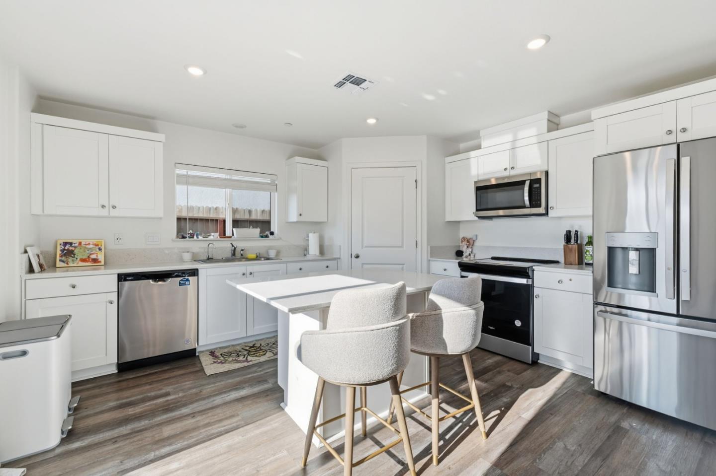 Detail Gallery Image 24 of 27 For 1809 Del Mar Dr, Los Banos,  CA 93635 - 3 Beds | 3 Baths