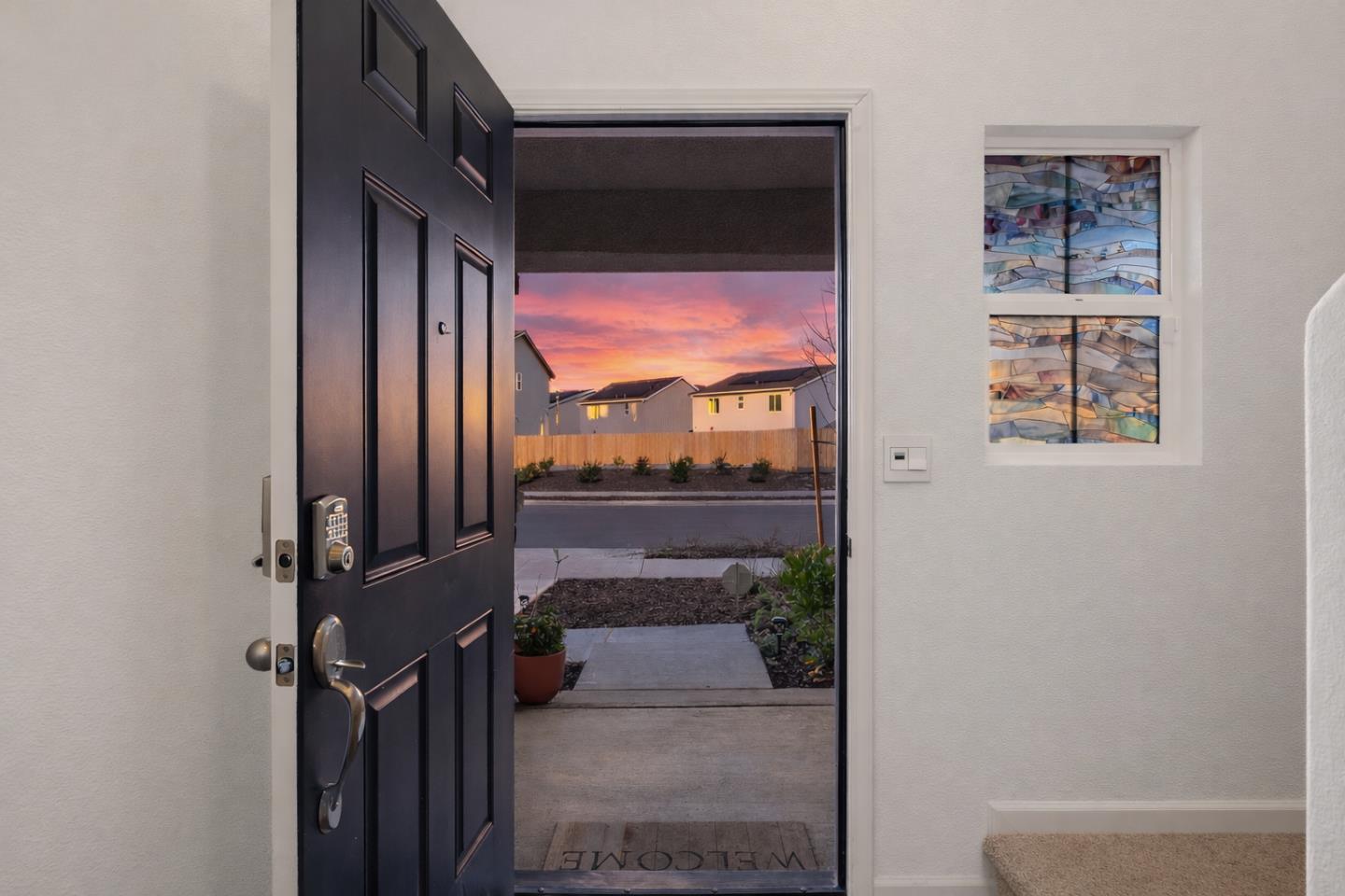 Detail Gallery Image 7 of 27 For 1809 Del Mar Dr, Los Banos,  CA 93635 - 3 Beds | 3 Baths