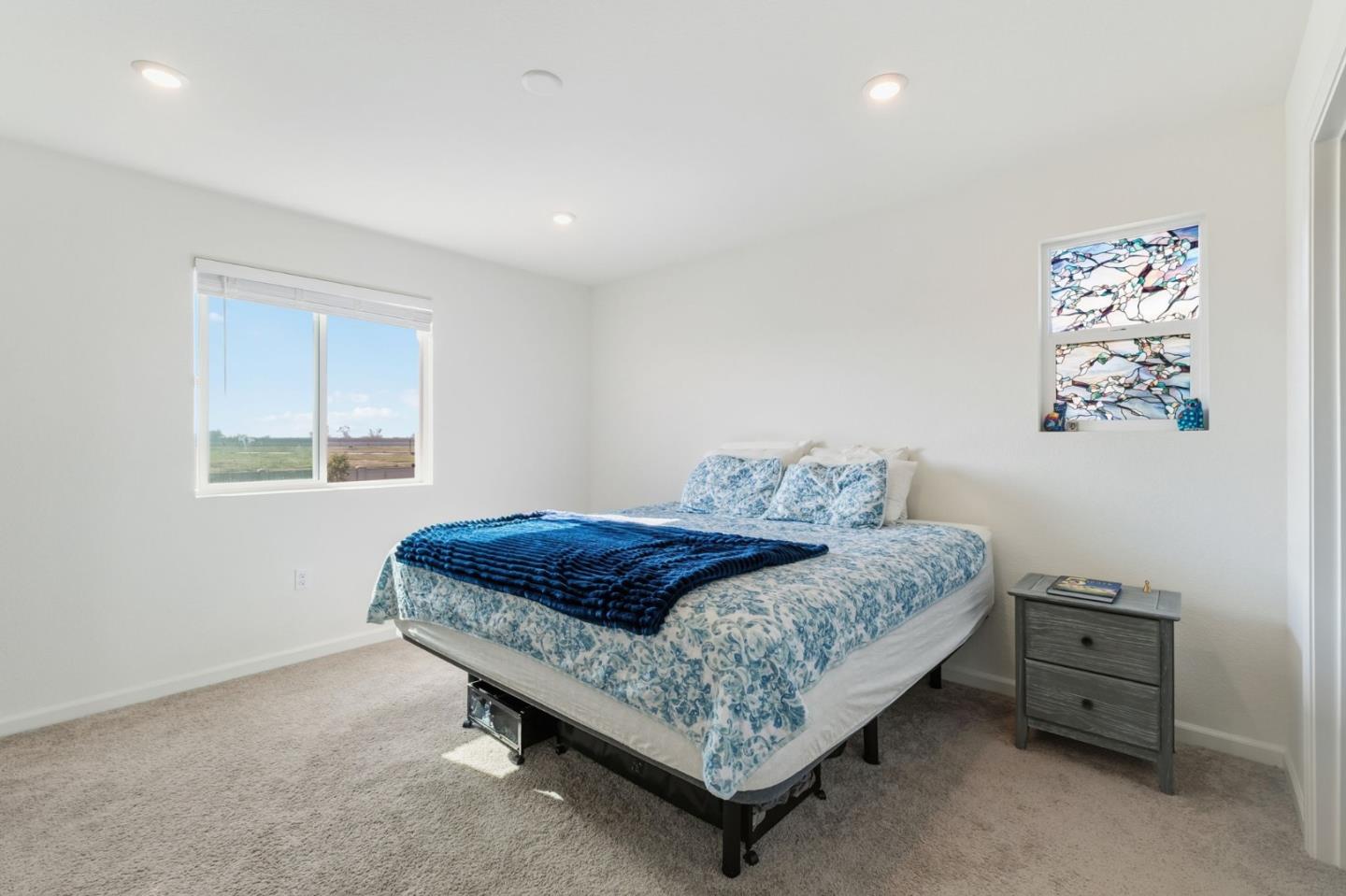 Detail Gallery Image 8 of 27 For 1809 Del Mar Dr, Los Banos,  CA 93635 - 3 Beds | 3 Baths