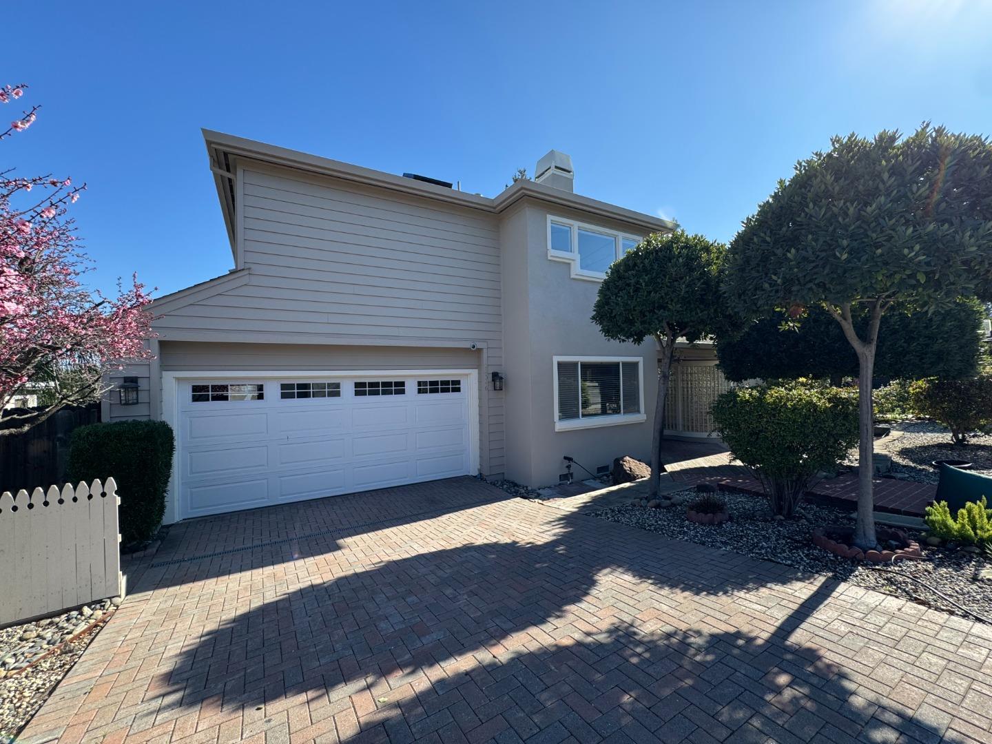 Front Image Thumbnail for ML82033600