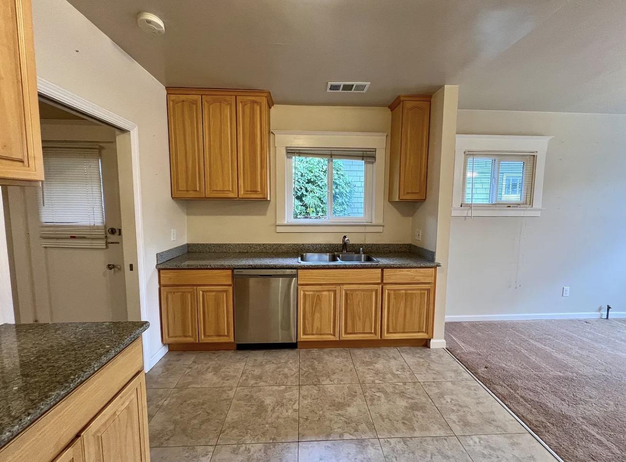 Detail Gallery Image 10 of 11 For 910 Howard Ave, Burlingame,  CA 94010 - 1 Beds | 1 Baths