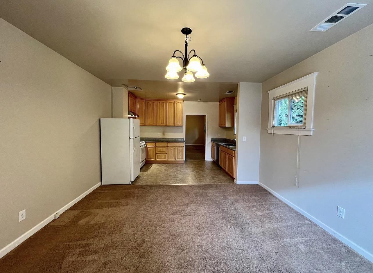 Detail Gallery Image 6 of 11 For 910 Howard Ave, Burlingame,  CA 94010 - 1 Beds | 1 Baths