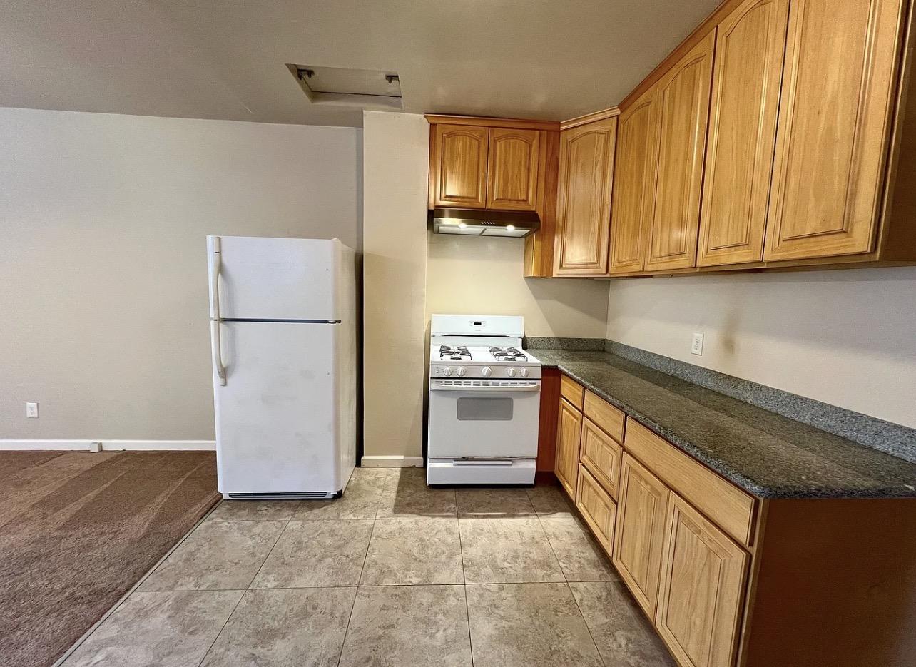 Detail Gallery Image 9 of 11 For 910 Howard Ave, Burlingame,  CA 94010 - 1 Beds | 1 Baths