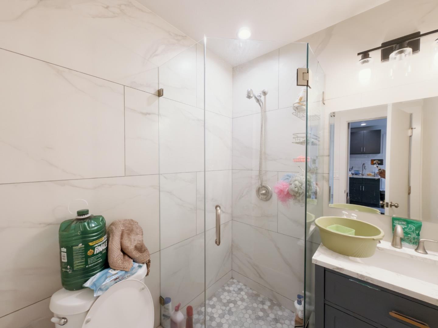 Detail Gallery Image 16 of 22 For 149 Senter Rd, San Jose,  CA 95111 - 4 Beds | 3 Baths