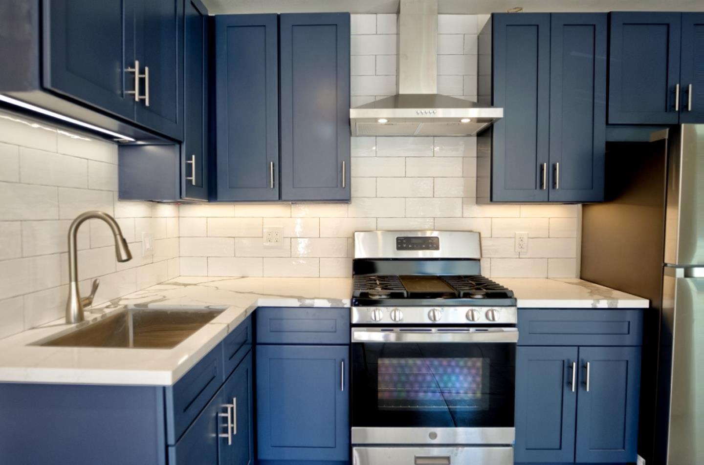 Detail Gallery Image 7 of 22 For 149 Senter Rd, San Jose,  CA 95111 - 4 Beds | 3 Baths