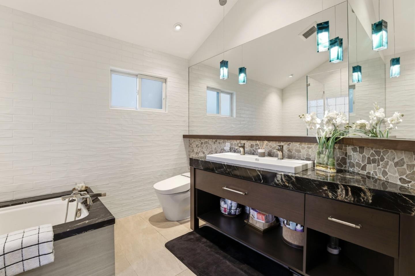 Detail Gallery Image 18 of 61 For 119 Easy St #7,  Mountain View,  CA 94043 - 3 Beds | 2/1 Baths