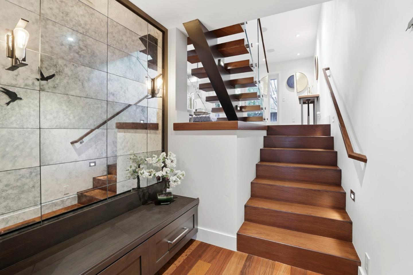 Detail Gallery Image 4 of 61 For 119 Easy St #7,  Mountain View,  CA 94043 - 3 Beds | 2/1 Baths