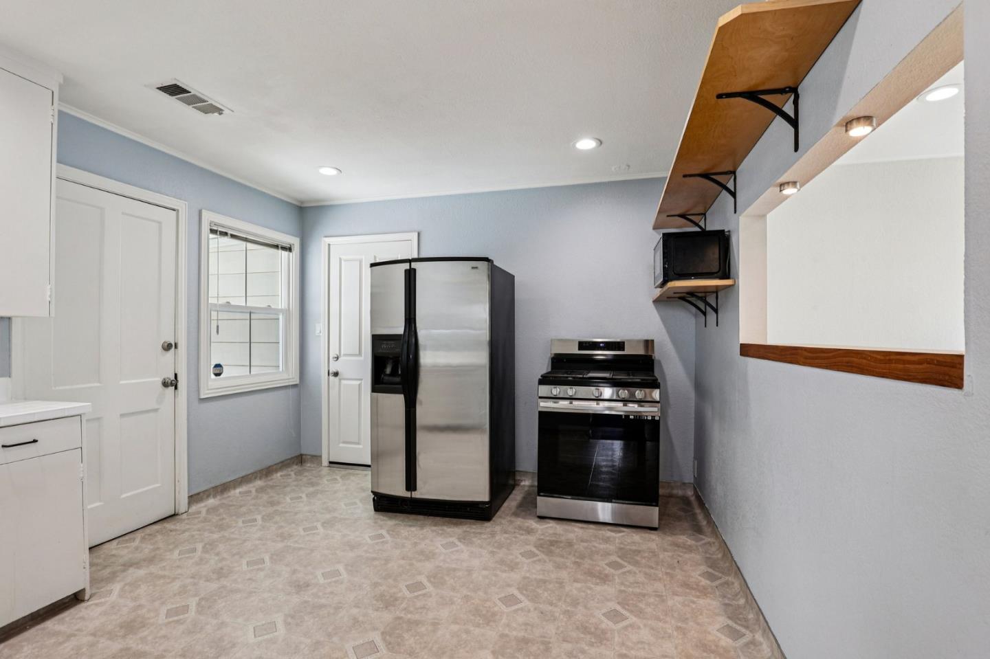 Detail Gallery Image 14 of 32 For 34 Manzanita St, Redwood City,  CA 94063 - 2 Beds | 1 Baths