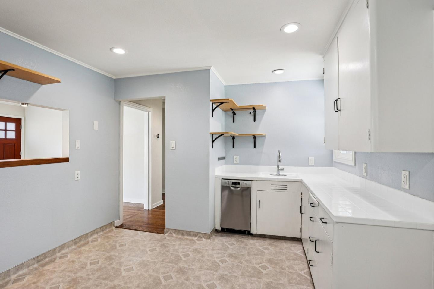 Detail Gallery Image 15 of 32 For 34 Manzanita St, Redwood City,  CA 94063 - 2 Beds | 1 Baths