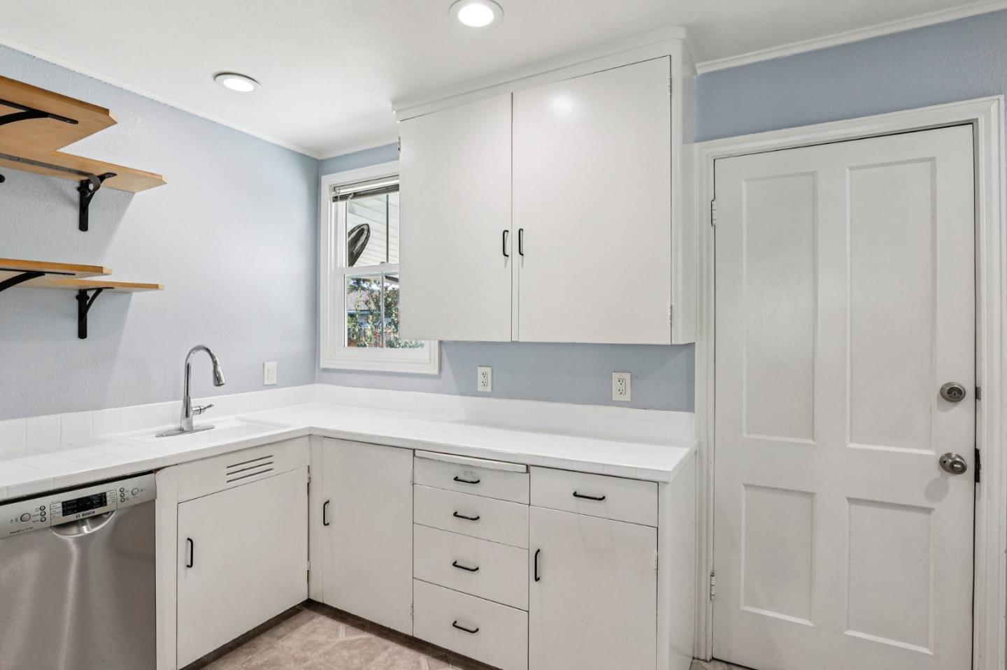 Detail Gallery Image 17 of 32 For 34 Manzanita St, Redwood City,  CA 94063 - 2 Beds | 1 Baths