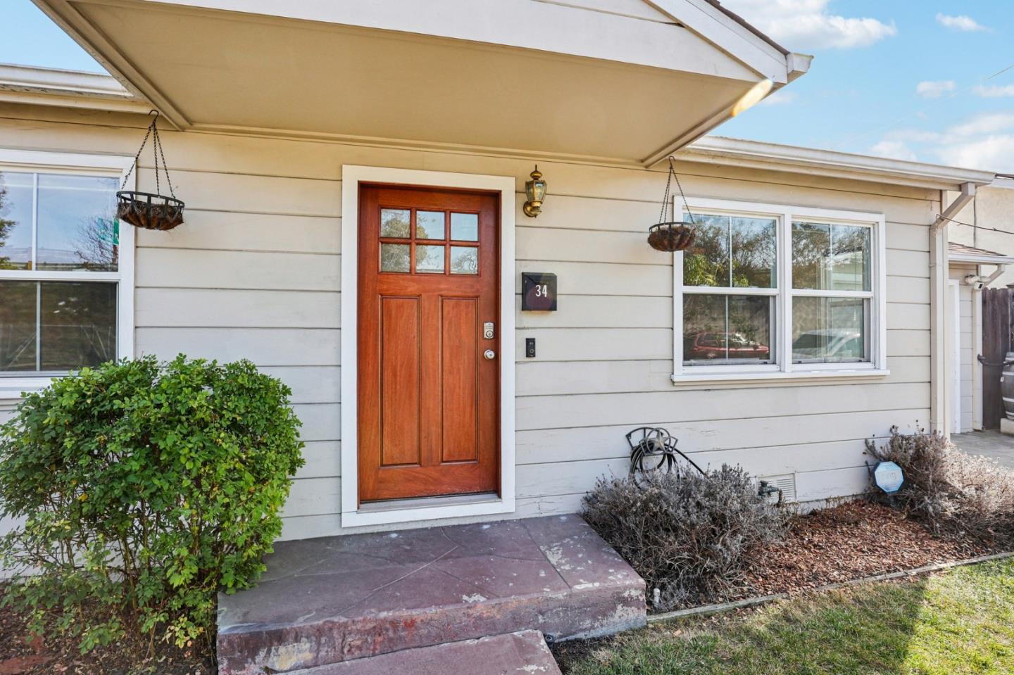 Detail Gallery Image 3 of 32 For 34 Manzanita St, Redwood City,  CA 94063 - 2 Beds | 1 Baths