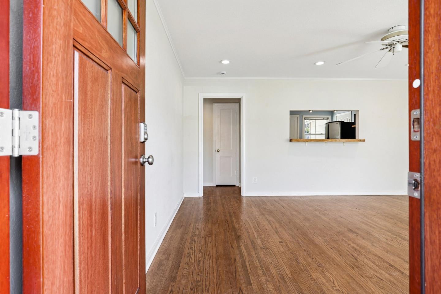 Detail Gallery Image 4 of 32 For 34 Manzanita St, Redwood City,  CA 94063 - 2 Beds | 1 Baths