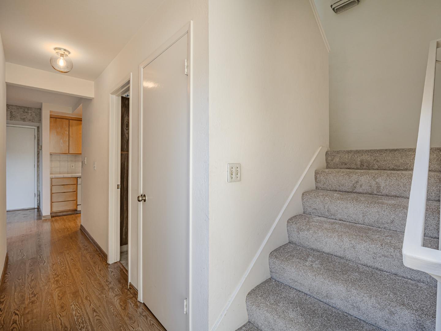 Detail Gallery Image 18 of 39 For 4202 Sea Pines Ct, Capitola,  CA 95010 - 3 Beds | 2/1 Baths