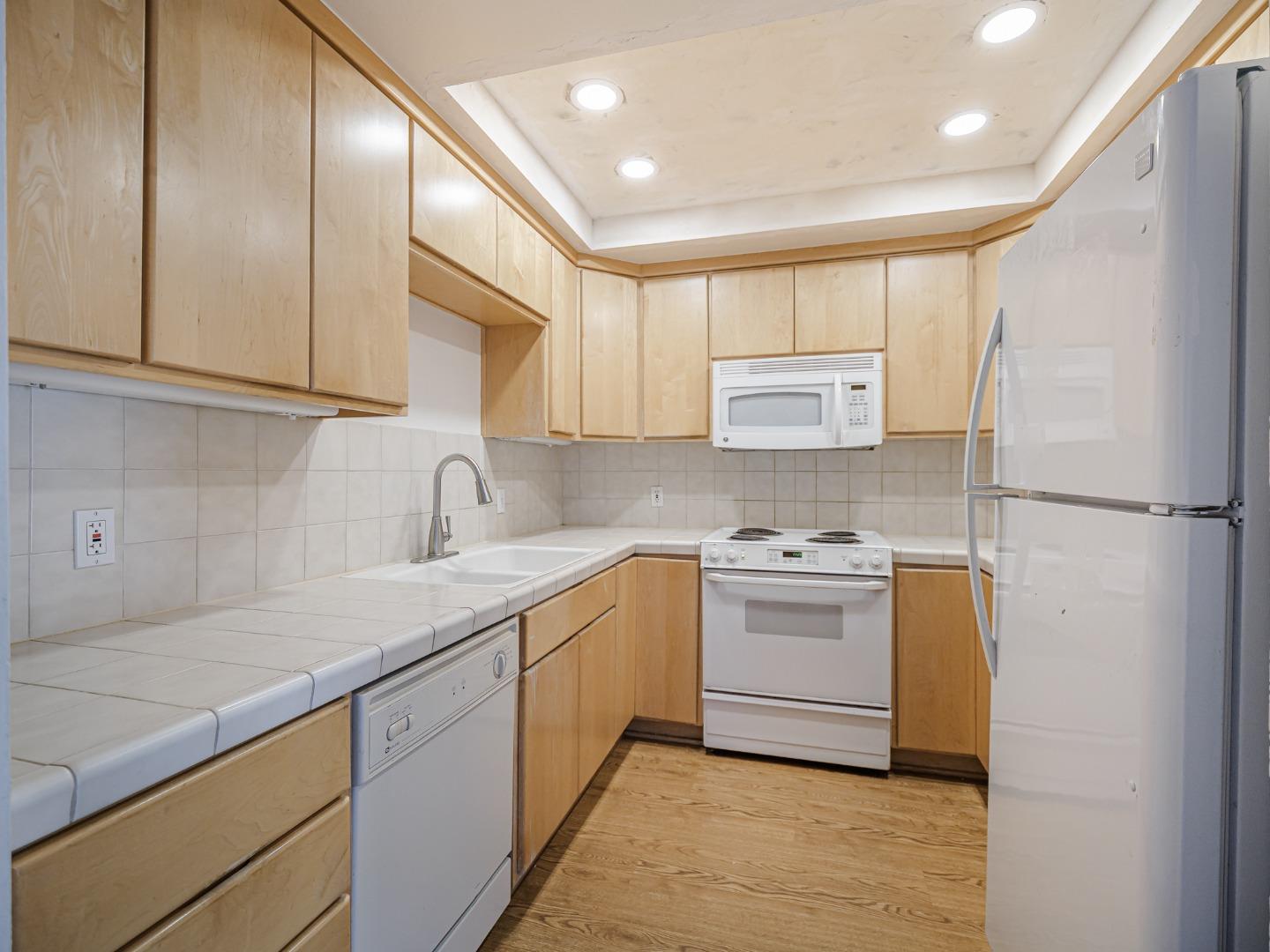 Detail Gallery Image 19 of 39 For 4202 Sea Pines Ct, Capitola,  CA 95010 - 3 Beds | 2/1 Baths