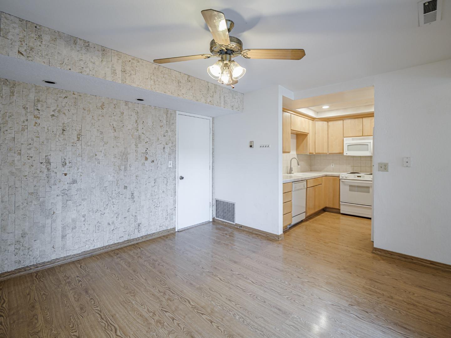 Detail Gallery Image 24 of 39 For 4202 Sea Pines Ct, Capitola,  CA 95010 - 3 Beds | 2/1 Baths