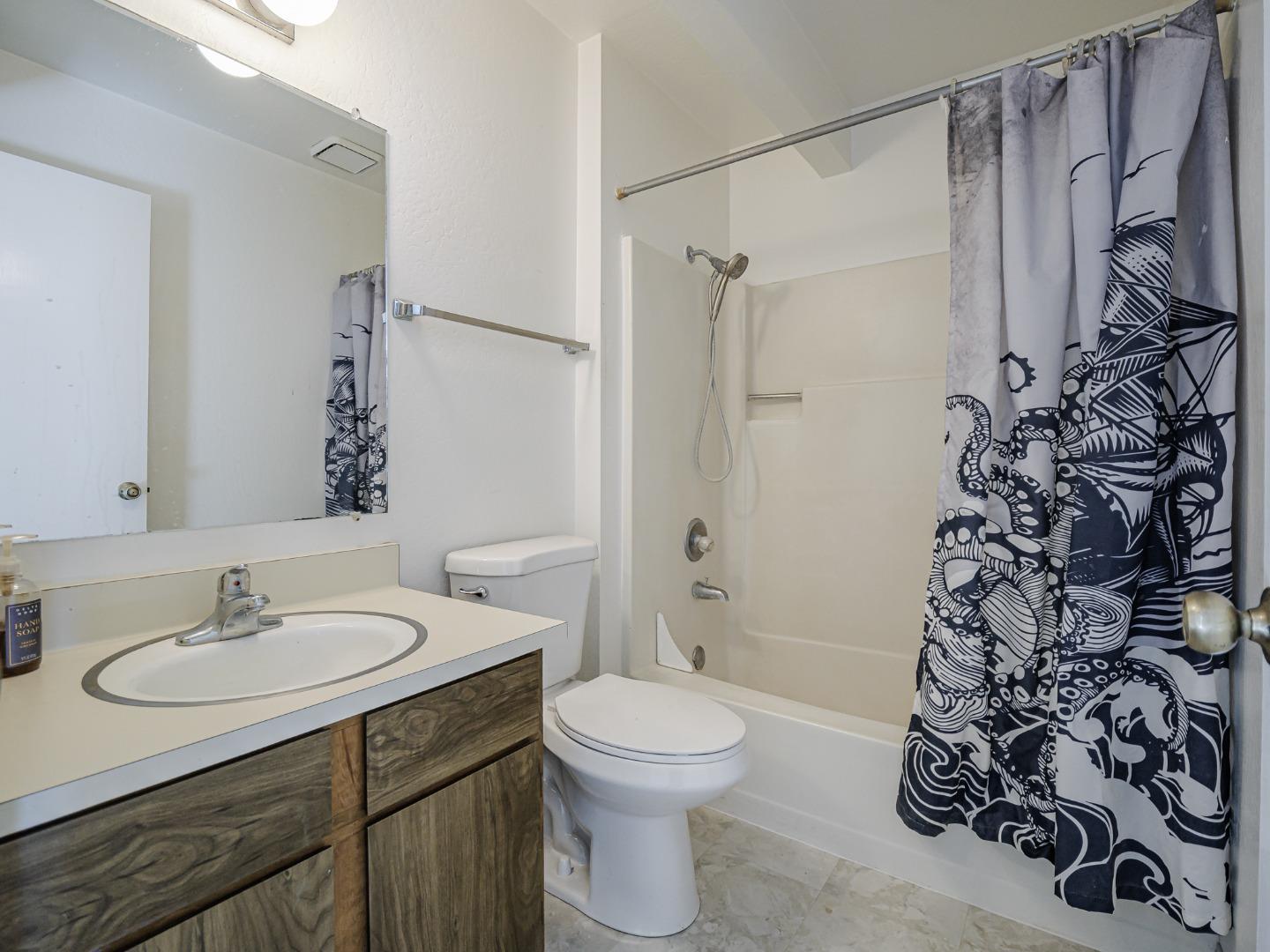 Detail Gallery Image 34 of 39 For 4202 Sea Pines Ct, Capitola,  CA 95010 - 3 Beds | 2/1 Baths