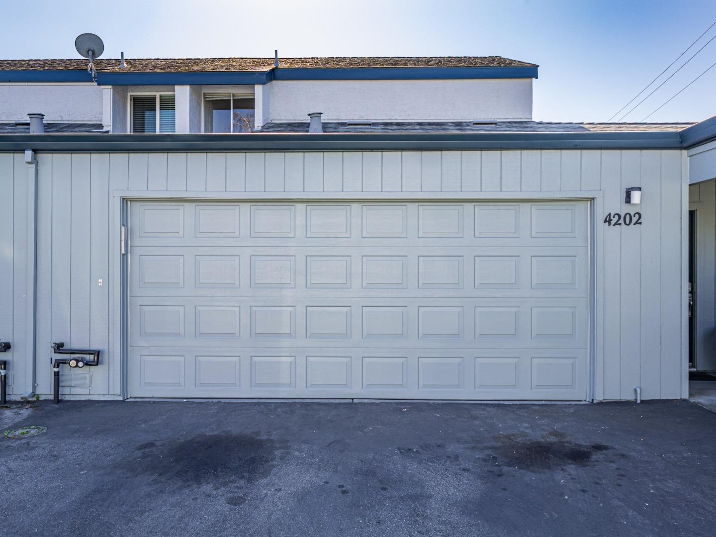 Detail Gallery Image 6 of 39 For 4202 Sea Pines Ct, Capitola,  CA 95010 - 3 Beds | 2/1 Baths