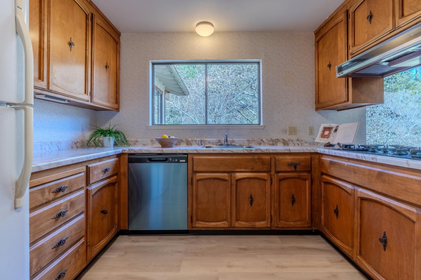 Detail Gallery Image 23 of 61 For 2 Valleywood Ct, Pacifica,  CA 94044 - 4 Beds | 3 Baths