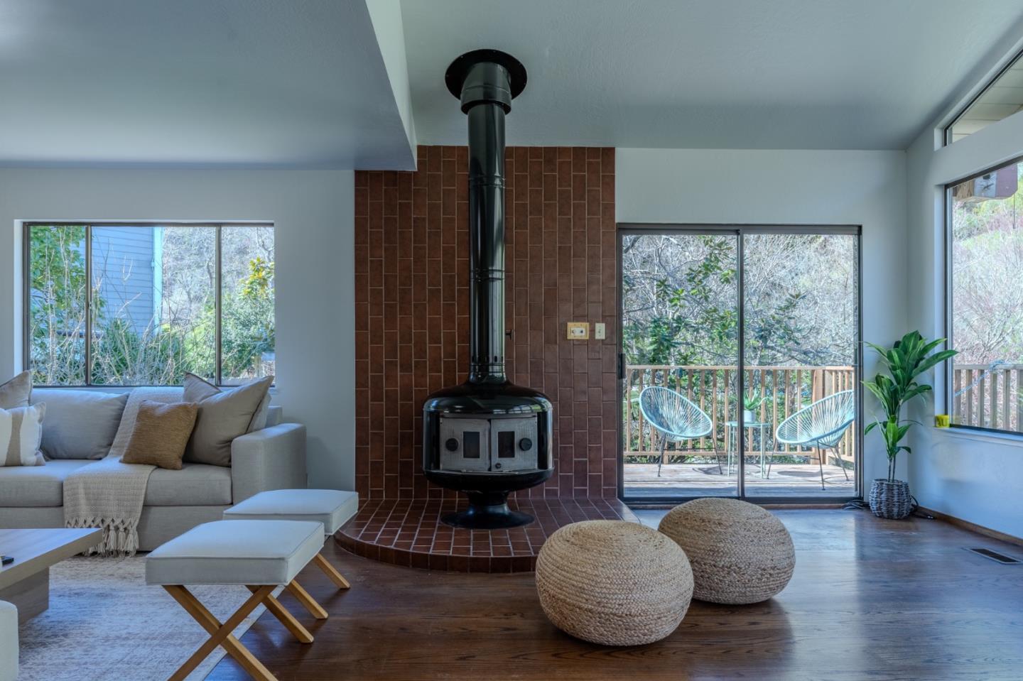 Detail Gallery Image 28 of 61 For 2 Valleywood Ct, Pacifica,  CA 94044 - 4 Beds | 3 Baths