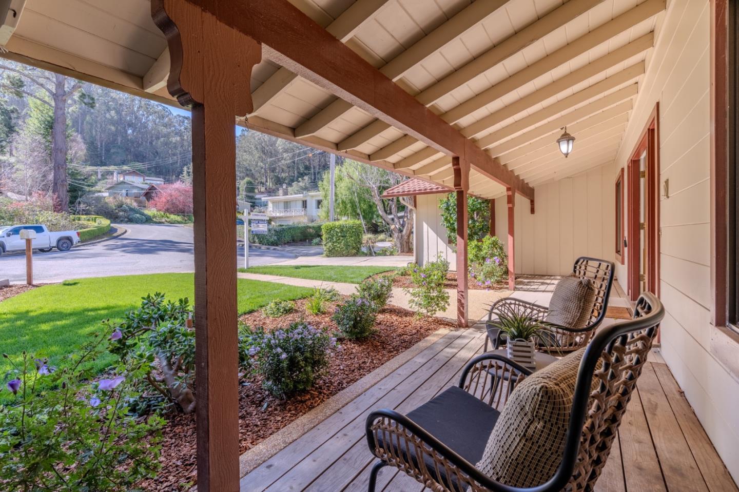 Detail Gallery Image 3 of 61 For 2 Valleywood Ct, Pacifica,  CA 94044 - 4 Beds | 3 Baths