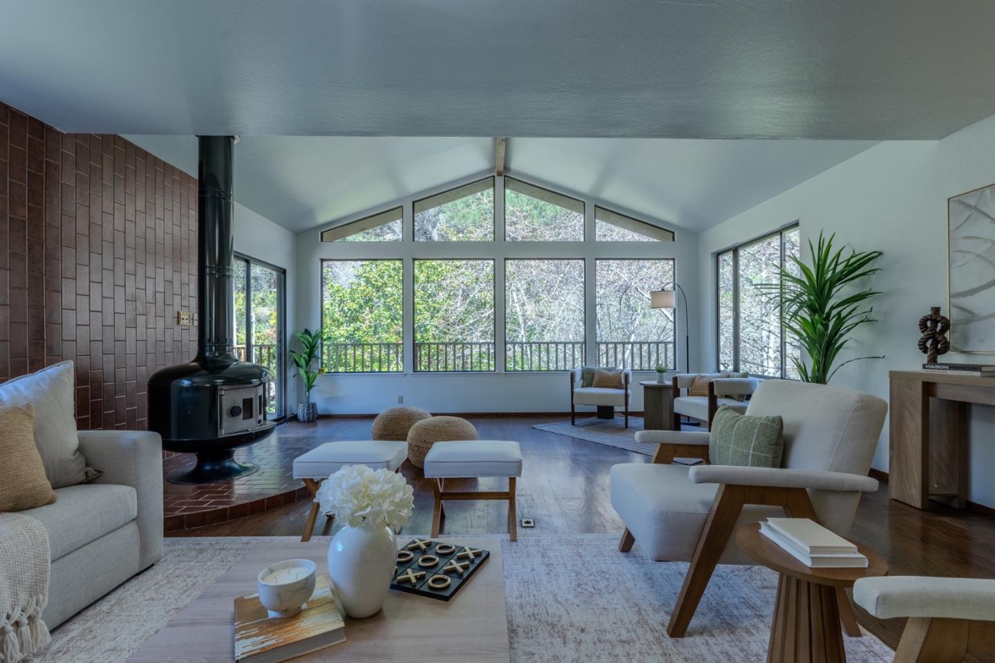 Detail Gallery Image 4 of 61 For 2 Valleywood Ct, Pacifica,  CA 94044 - 4 Beds | 3 Baths