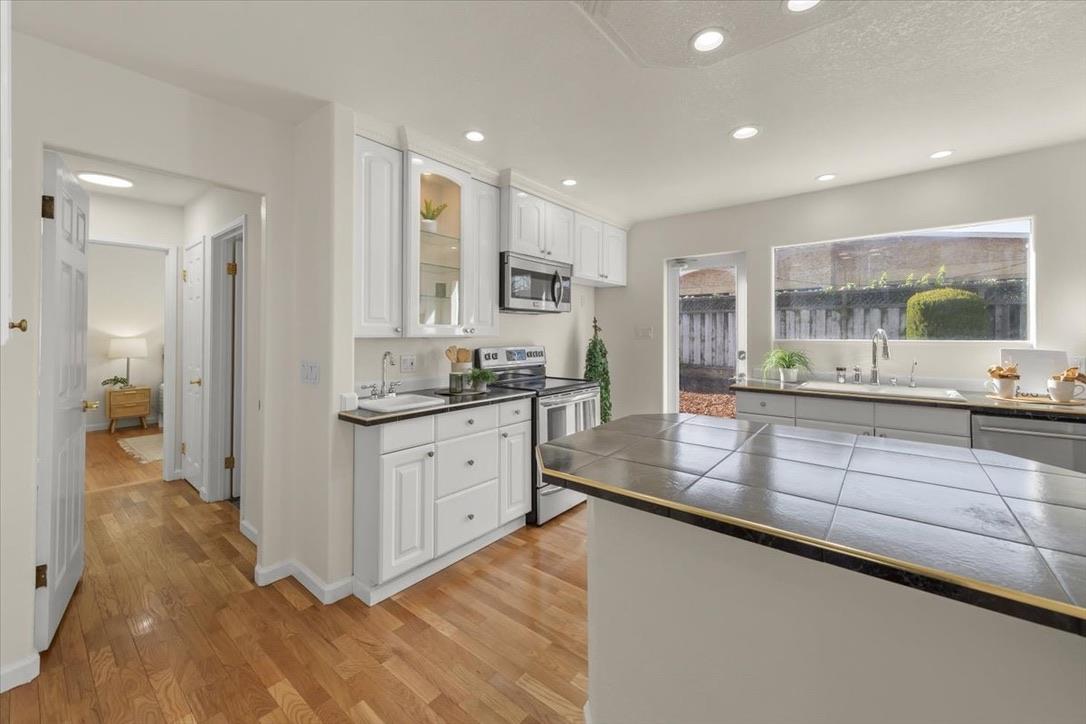 Detail Gallery Image 11 of 54 For 3393 Kathleen St, San Jose,  CA 95124 - 5 Beds | 3 Baths