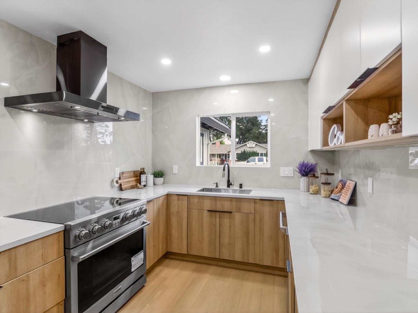 Detail Gallery Image 6 of 46 For 1531 Carmel Dr, San Jose,  CA 95125 - 4 Beds | 2/1 Baths