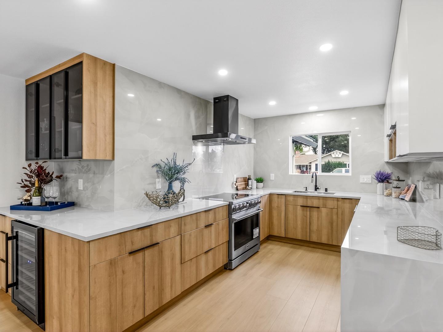 Detail Gallery Image 8 of 46 For 1531 Carmel Dr, San Jose,  CA 95125 - 4 Beds | 2/1 Baths