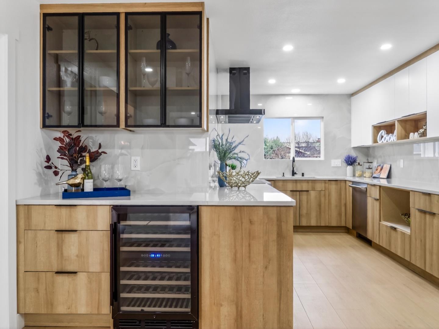 Detail Gallery Image 9 of 46 For 1531 Carmel Dr, San Jose,  CA 95125 - 4 Beds | 2/1 Baths