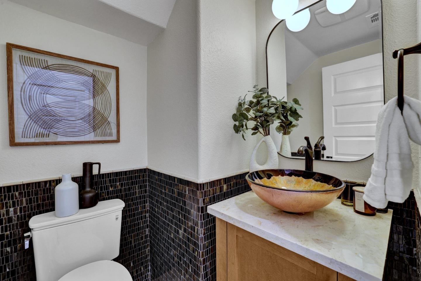Detail Gallery Image 18 of 57 For 136 Avellino Way, Mountain View,  CA 94043 - 4 Beds | 3/1 Baths