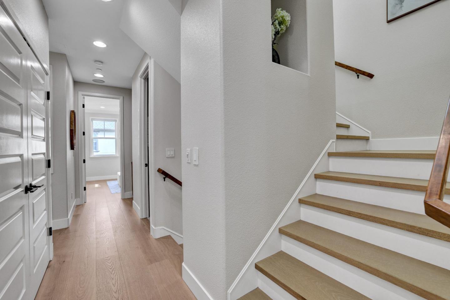 Detail Gallery Image 19 of 57 For 136 Avellino Way, Mountain View,  CA 94043 - 4 Beds | 3/1 Baths