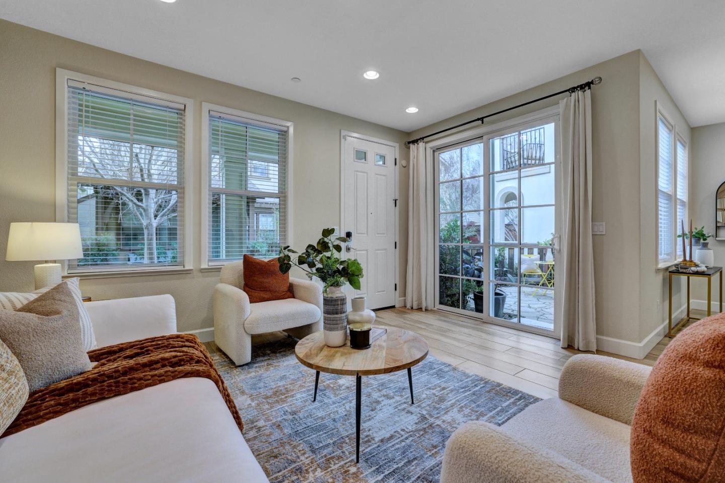 Detail Gallery Image 6 of 57 For 136 Avellino Way, Mountain View,  CA 94043 - 4 Beds | 3/1 Baths