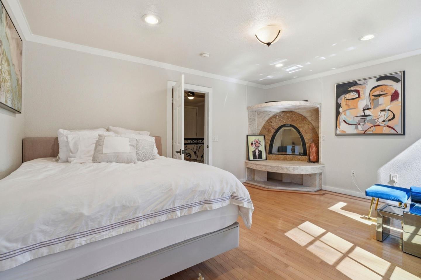 Detail Gallery Image 14 of 39 For 26 Big Tree Rd, Woodside,  CA 94062 - 3 Beds | 2 Baths