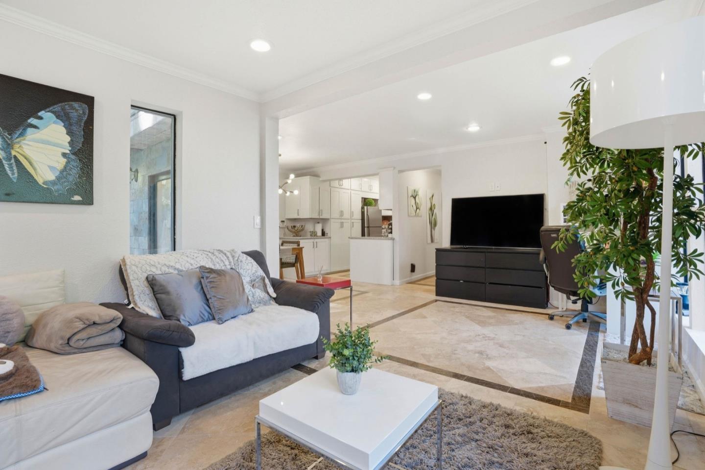 Detail Gallery Image 24 of 39 For 26 Big Tree Rd, Woodside,  CA 94062 - 3 Beds | 2 Baths