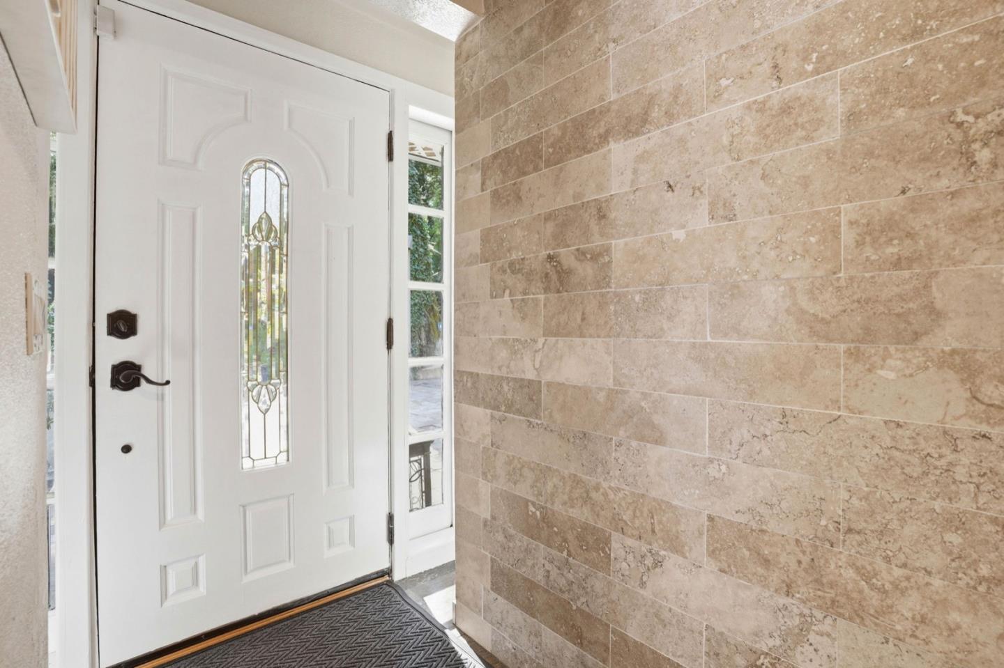 Detail Gallery Image 4 of 39 For 26 Big Tree Rd, Woodside,  CA 94062 - 3 Beds | 2 Baths