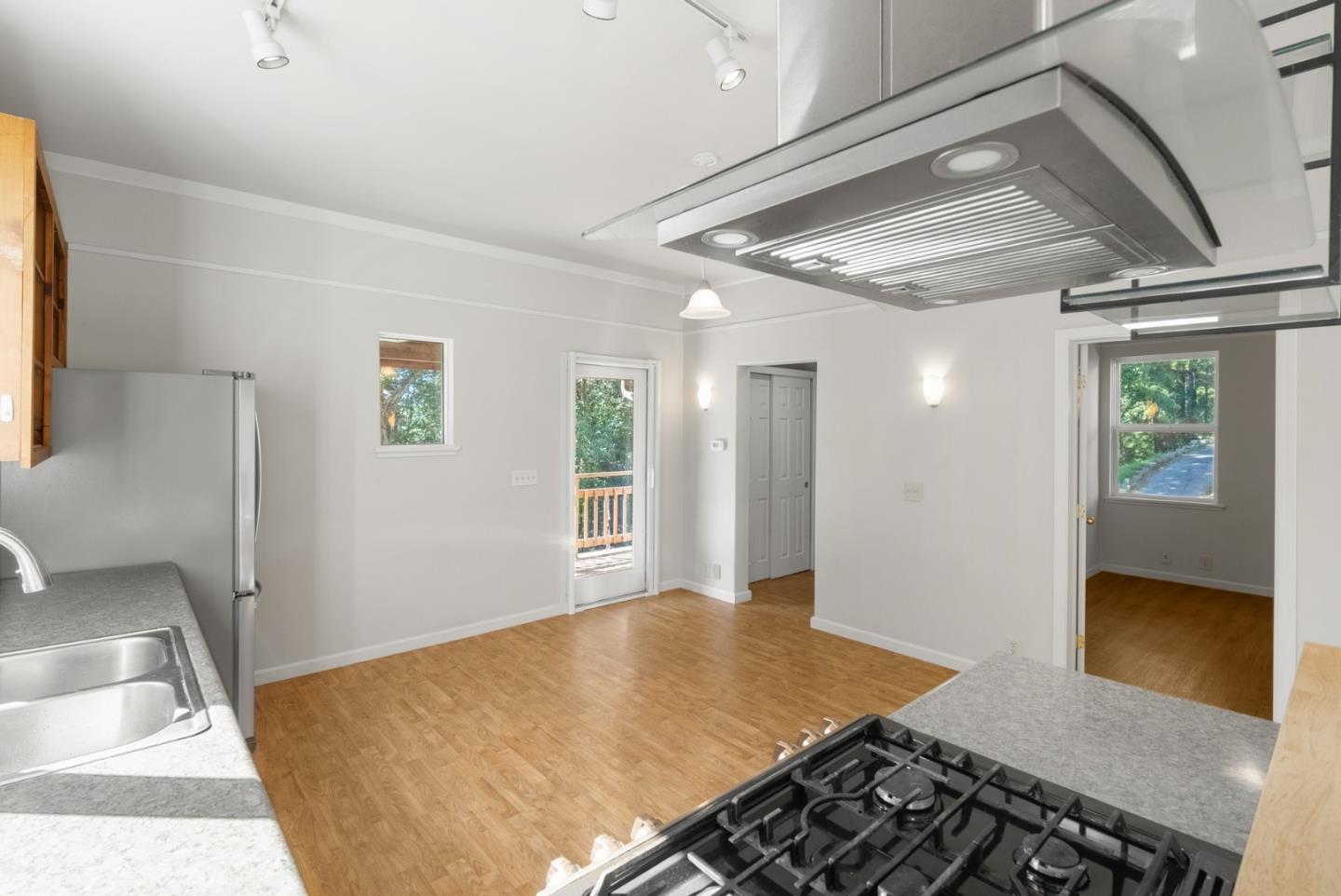 Detail Gallery Image 17 of 70 For 50 Ocean View Rd, Los Gatos,  CA 95033 - 2 Beds | 1/1 Baths