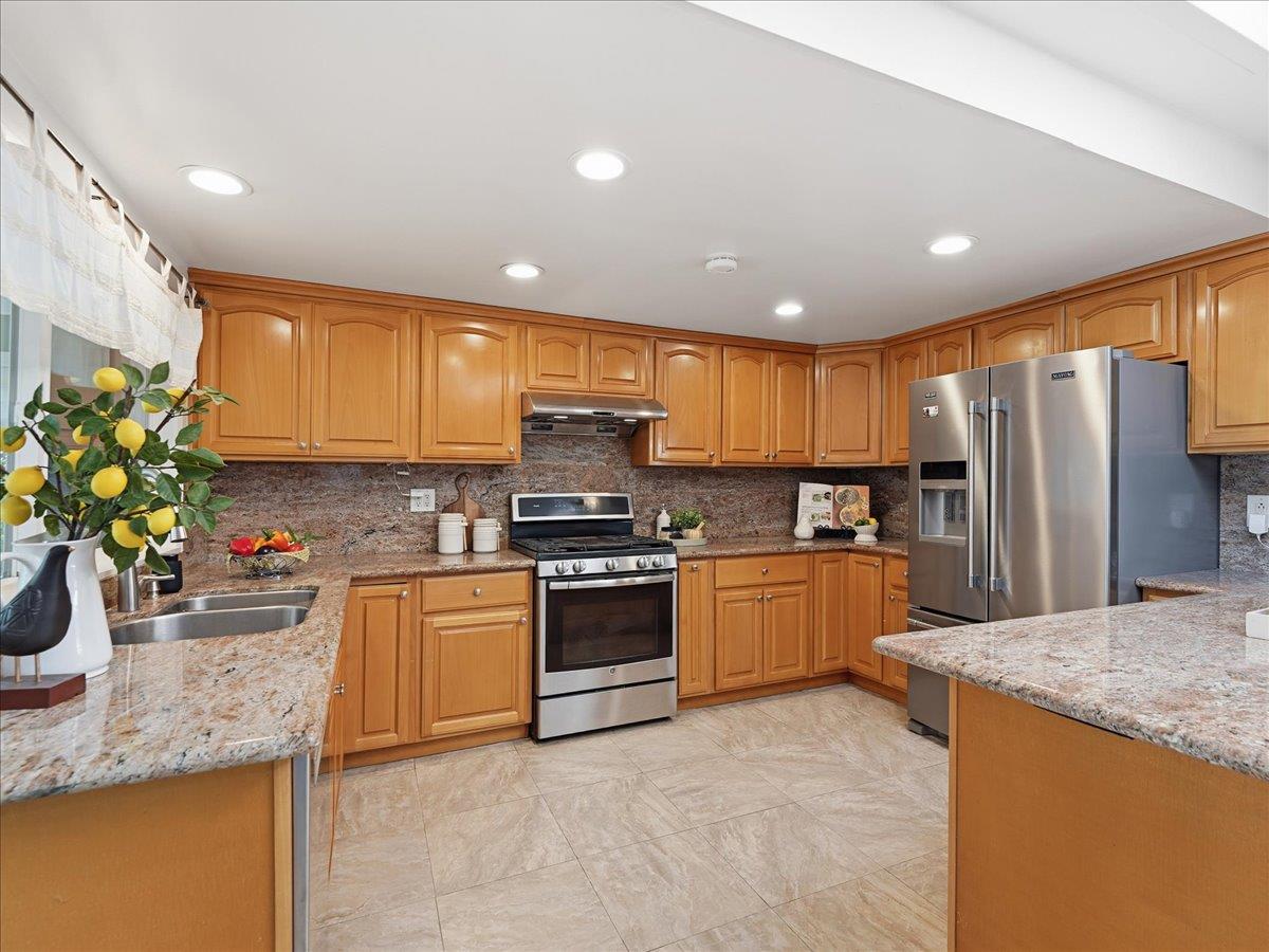 Detail Gallery Image 11 of 37 For 34803 Hollyhock St, Union City,  CA 94587 - 4 Beds | 2 Baths