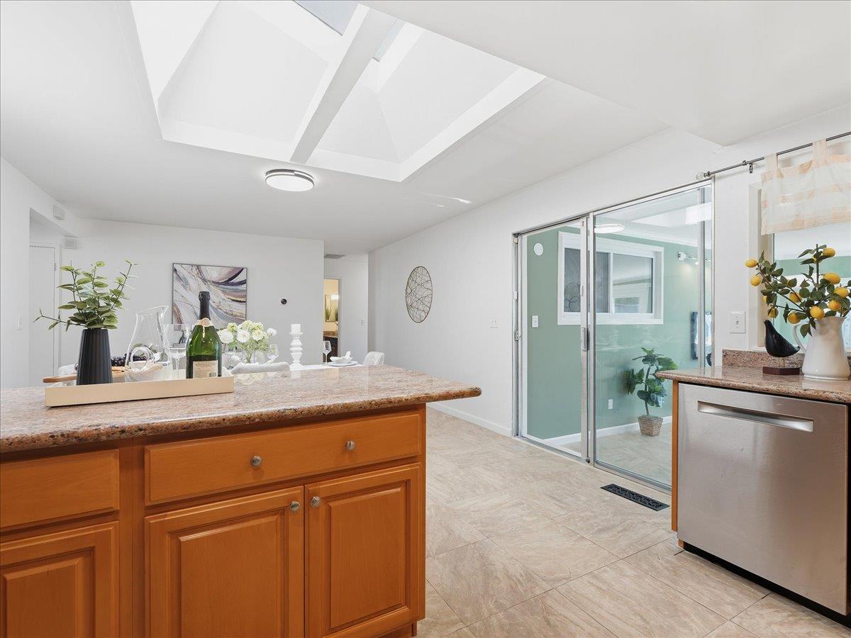 Detail Gallery Image 12 of 37 For 34803 Hollyhock St, Union City,  CA 94587 - 4 Beds | 2 Baths