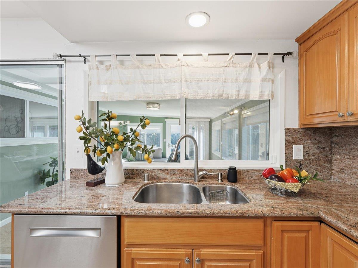 Detail Gallery Image 13 of 37 For 34803 Hollyhock St, Union City,  CA 94587 - 4 Beds | 2 Baths