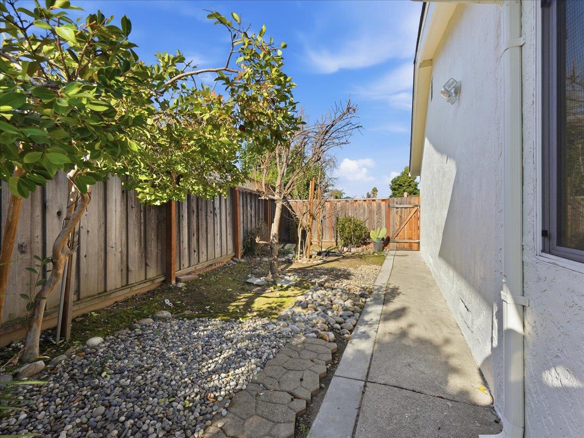 Detail Gallery Image 35 of 37 For 34803 Hollyhock St, Union City,  CA 94587 - 4 Beds | 2 Baths