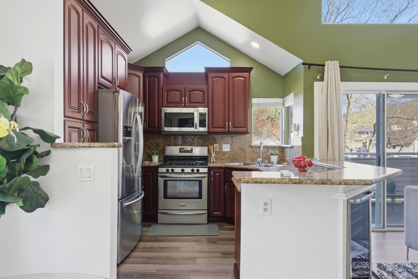 Detail Gallery Image 11 of 48 For 301 Boatswain Ct, Hercules,  CA 94547 - 2 Beds | 2 Baths