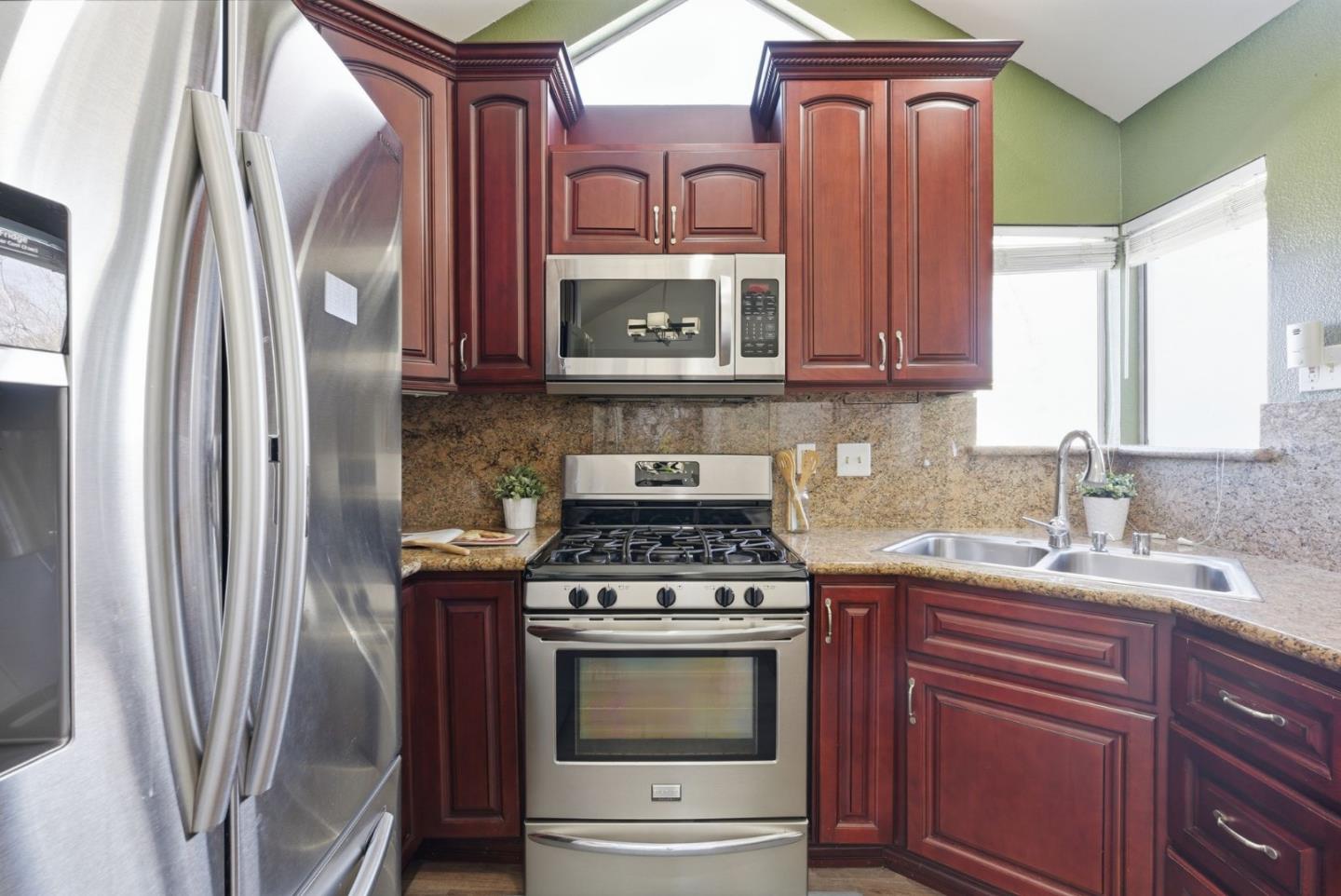 Detail Gallery Image 15 of 48 For 301 Boatswain Ct, Hercules,  CA 94547 - 2 Beds | 2 Baths