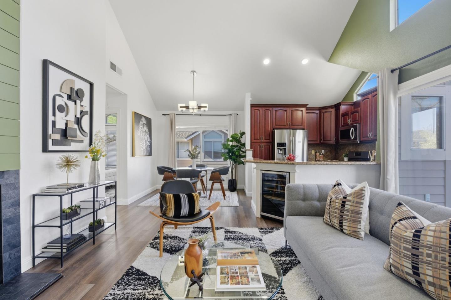 Detail Gallery Image 2 of 48 For 301 Boatswain Ct, Hercules,  CA 94547 - 2 Beds | 2 Baths